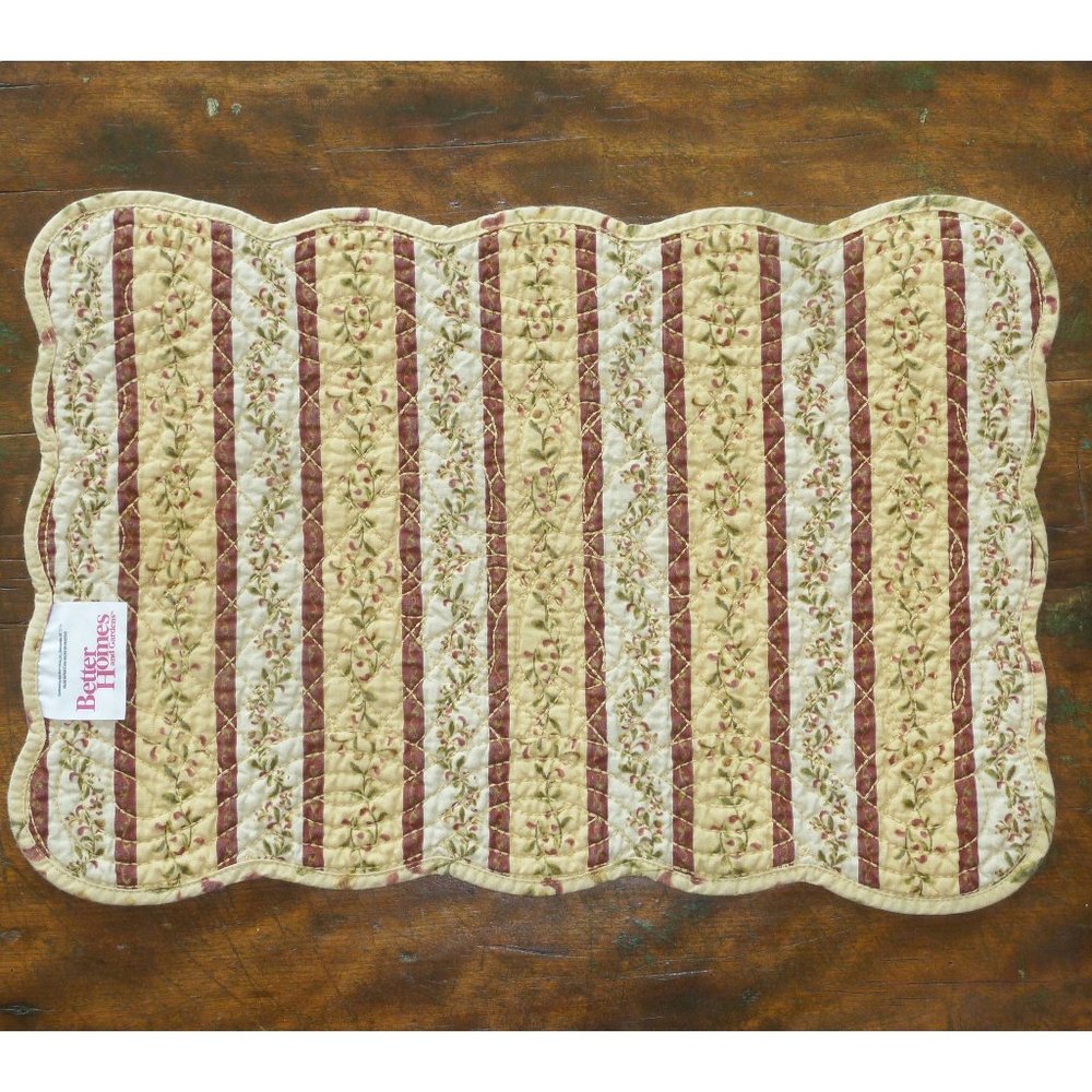 Set of 8 quilted placemats and napkins